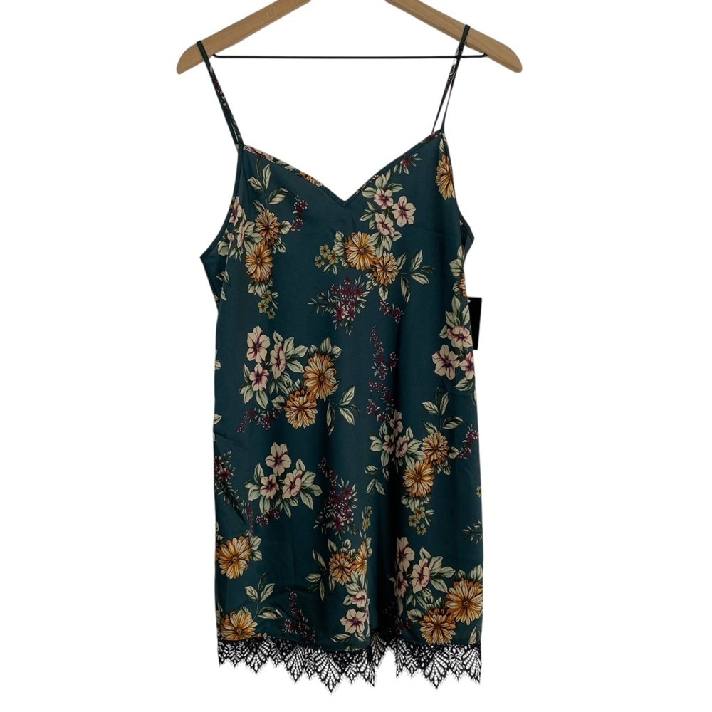 INC INTERNATIONAL CONCEPTS Short Nightgown Size Medium Lace-Trim Floral Chemise